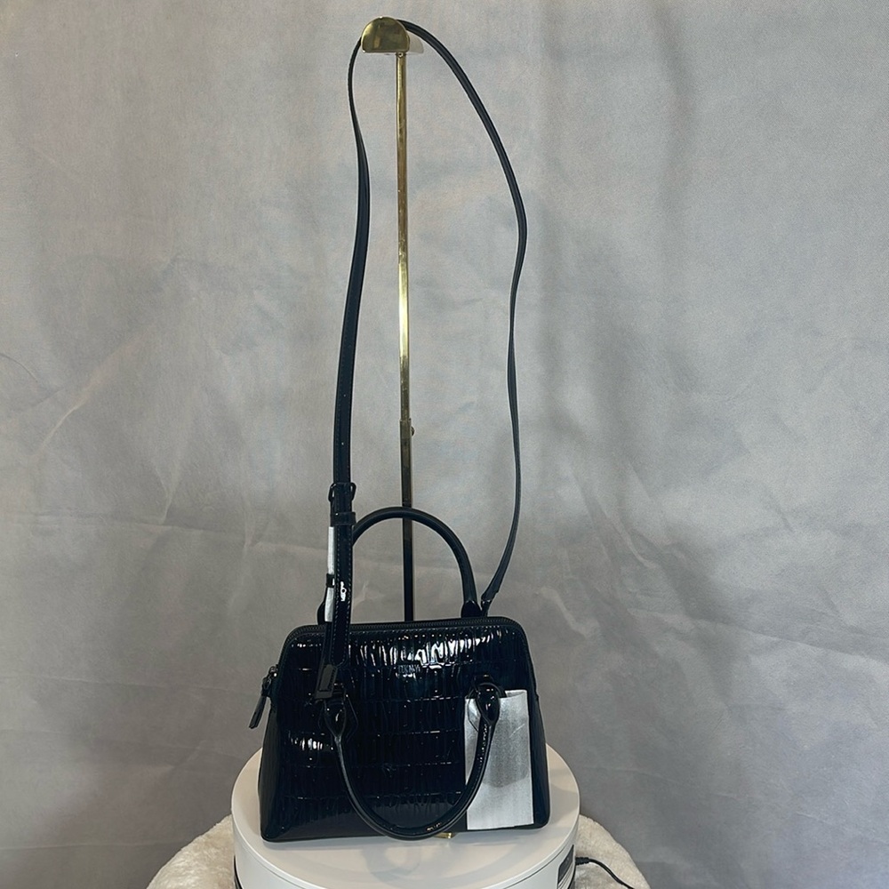 DKNY , NWT , Black color, Crossbody.